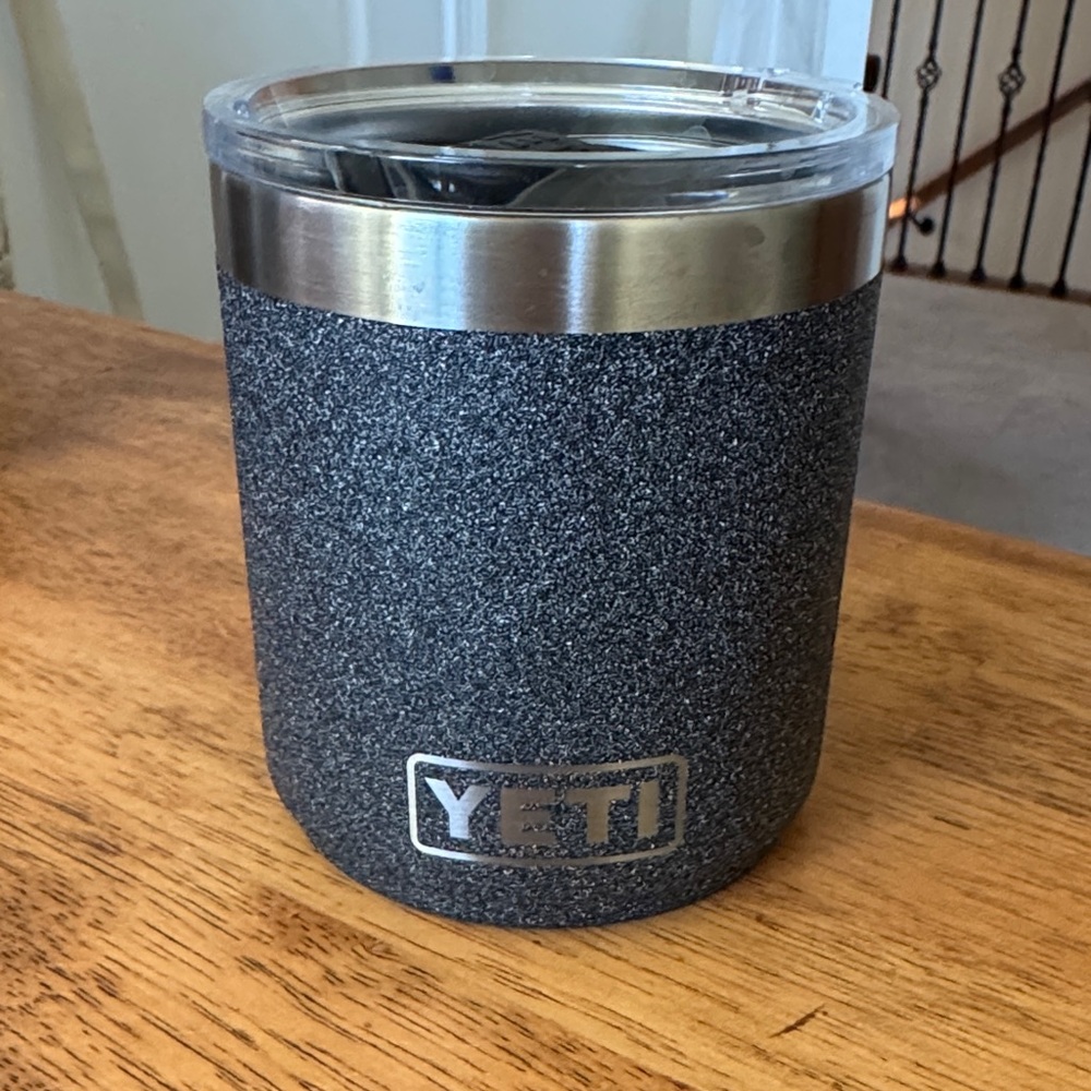 YETI Granite Gray Rambler with Clear Lid